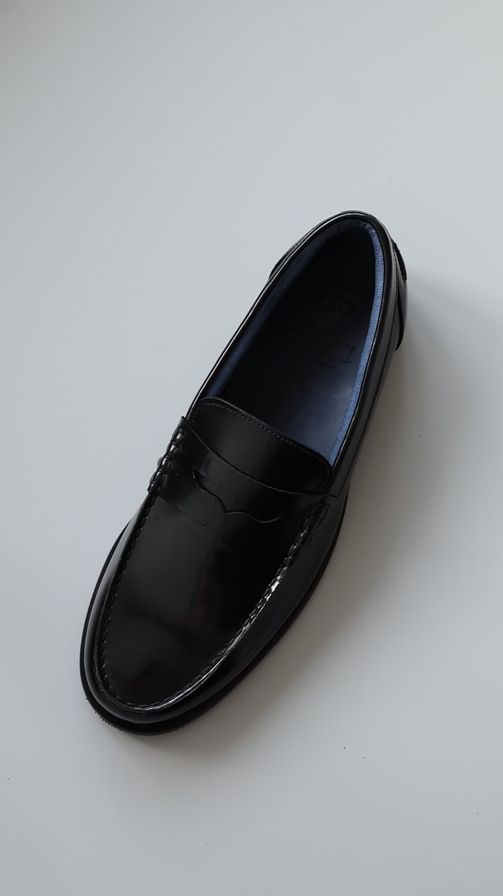 Black Polido Leather Loafer Showcase Video